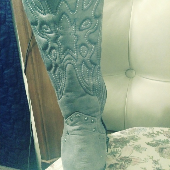 All grey cowboy boots - Picture 3 of 4